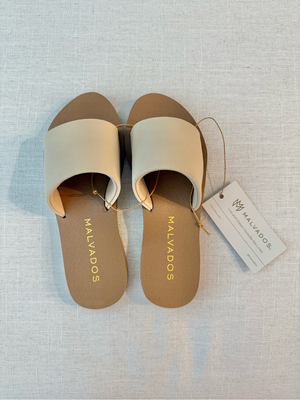 NWT Malvados Women's Cream Natural Slide Sandals Lightweight Size 7